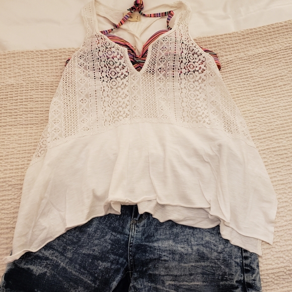 Lot of 3 Beachy Tank Tops - Picture 2 of 14